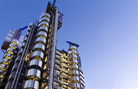 Lloyds of London 에 대한 흥미로운 이야기와 위험한 해상 보험의 세계!